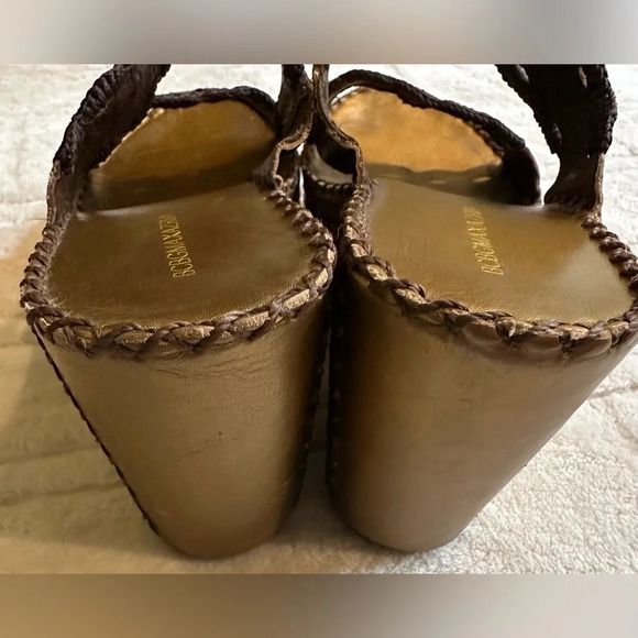 BCBGMAXAZARIA bronze leather wedges with embroidered details - size 8 1/2 - Picture 3 of 8